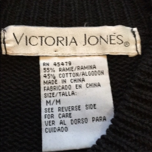 🎄OFFERS ACCEPTED Victoria Jones Christmas Sweater SAME DAY SHIPPING! - Picture 6 of 7